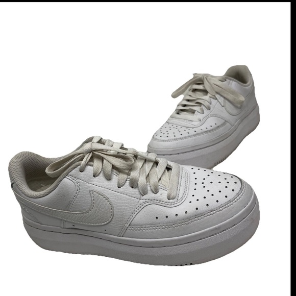Nike Court Vision Alta Platform Sneakers Womens 7.5 Triple White Lace Up Shoes - Picture 1 of 6